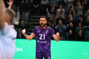 Губернатор Вячеслав Федорищев поздравил самарские клубы «НОВА» и «Лада» с выходом в следующие этапы российской Суперлиги