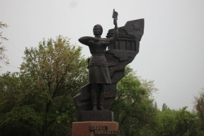 В Саратове появился памятник военной регулировщице Марии Лиманской