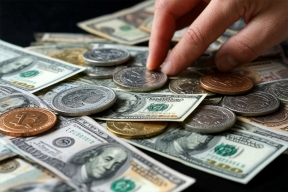 Валютные операции по бюджетному правилу остановлены до лета на фоне кризиса в Ормузском проливе