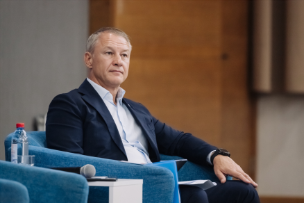 Спикер Рязанской Облдумы Аркадий Фомин отметил заслуги советника по воспитанию школы №1 Олега Степушина