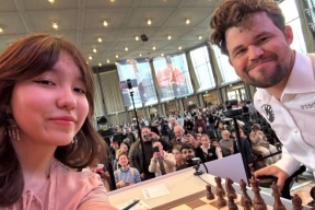 Карлсен пожаловался на соперницу из-за фото на турнире