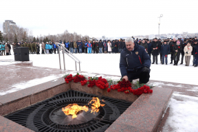 Спикер Госсовета Чувашии Леонид Черкесов в День защитника Отечества почтил память героев России разных поколений и участников специальной военной операции