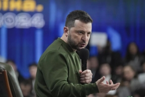 Зеленский записал праздничное обращение прямо из укрытия на передовой