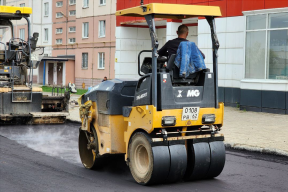 В одном из дворов Луховиц обновили асфальтовое покрытие