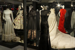 В Эрмитаже открылась выставка, посвящённая моде Петербурга