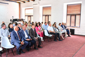 Игорь Седов и Александр Тихонов обсудили шаги по развитию системы местного самоуправления в рамках форума «Лучшие муниципальные практики региона»