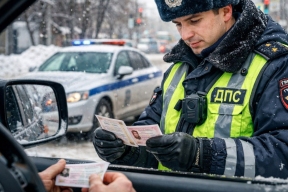 «Бумажные права уходят в прошлое»: эксперт объяснил, почему водителям больше не нужны физические документы