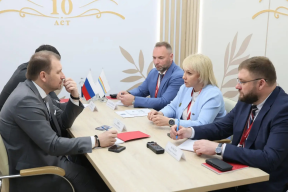 Губернатор ЕАО Мария Костюк на ПМЭФ-2026 обсудила с руководством Cosmos Hotel Group возможность строительства гостиницы в Биробиджане