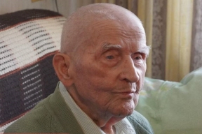 Глава Перми Эдуард Соснин поздравил ветеранов Георгия Бажина и Марию Симонову с днем рождения