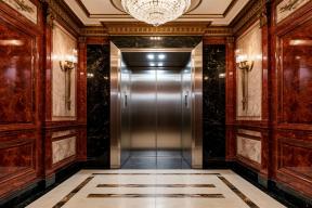 Обязательные платежи за вывоз мусора и лифт: что нужно знать?