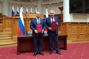 Председатель Госсовета Чувашии Леонид Черкесов поздравил жителей с 12-й годовщиной воссоединения Крыма с Россией