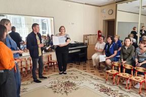 «Каждый день вы дарите детям тепло»: Депутат Думы Астраханской области Тимофей Щербаков поздравил коллектив детского сада № 11 с профессиональным праздником