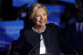 Хиллари Клинтон обвинила Белый дом в похоронах ядерного договора и гонке испытаний