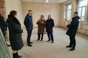 Спикер Заксобрания Ленобласти Сергей Бебенин проверил ход капитального ремонта школы №4 в Подпорожье и встретился с активом муниципалитета