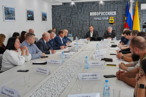 Андрей Кравченко: Более 20 организаций Новороссийска регулярно отправляют гуманитарные грузы на передовую