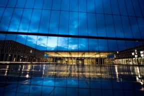 Неопознанный объект парализовал небо над Берлином: аэропорт срочно закрыли на взлет и посадку