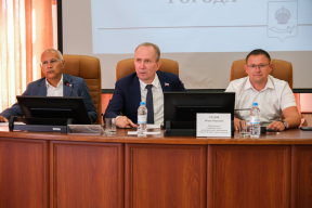 Председатель Гордумы Астрахани Игорь Седов поблагодарил депутатов VII созыва за плодотворную работу