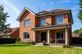 Предложение на рынке вторичной загородной недвижимости в Подмосковье сократилось на треть за год