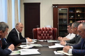Губернатор Мурат Кумпилов обсудил с главой Россельхознадзора Юрием Епановым первоочередные задачи в сфере фитосанитарного надзора